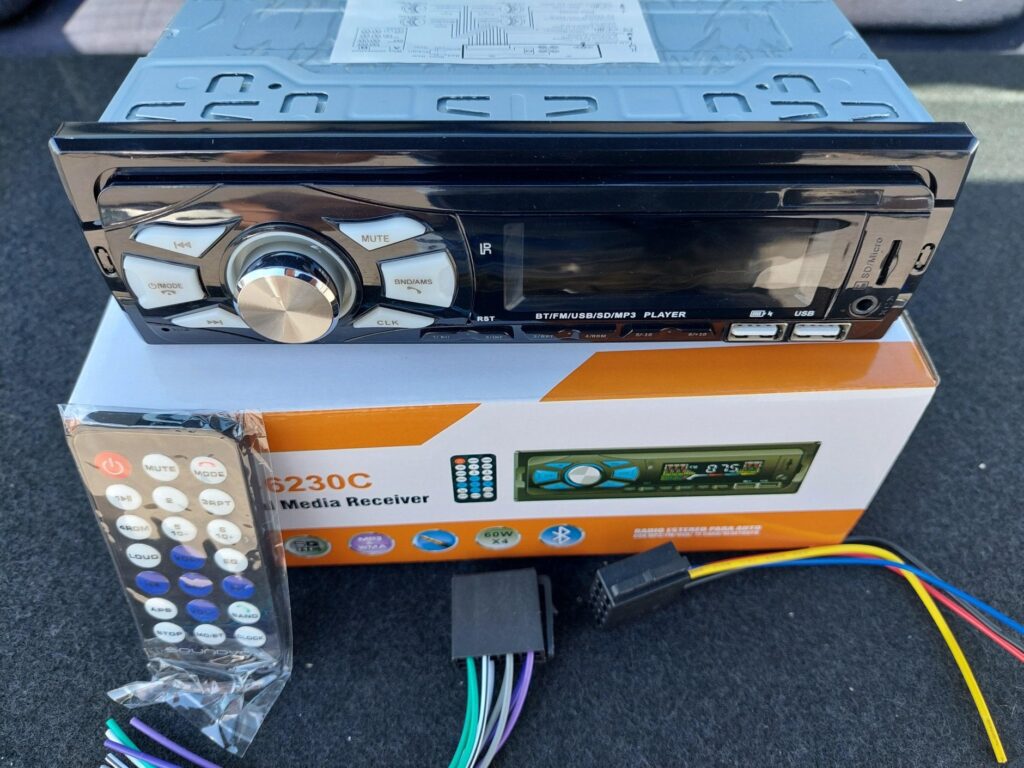 Auto Radio TP62 MP3 USB + USB punjac SD kartica Bluetooth - Image 3