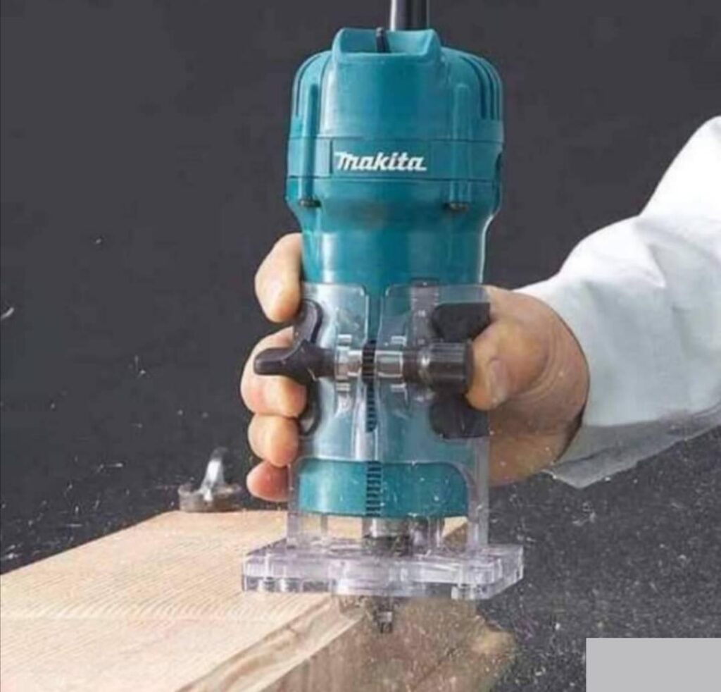 Makita jednorucna glodalica 530W- Jednorucna glodalica- Makita- Jednorucna glodalica-530w- Makita-Jednorucna glodalica