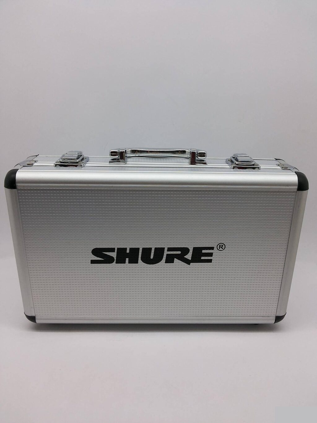 Shure dinamicki mikrofon 9700 sa koferom-Mikrofon- Dinamicki sa koferom-Shure mikrofon 9700-Mikrofon - Image 2