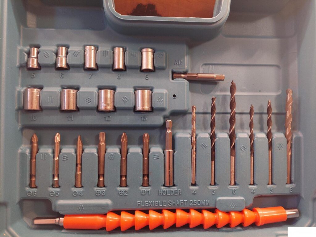Makita aku srafilica busilica 36v sa bitovima u koferu – Makita aku srafilica busilica 36v sa bitovima u koferu - Image 3