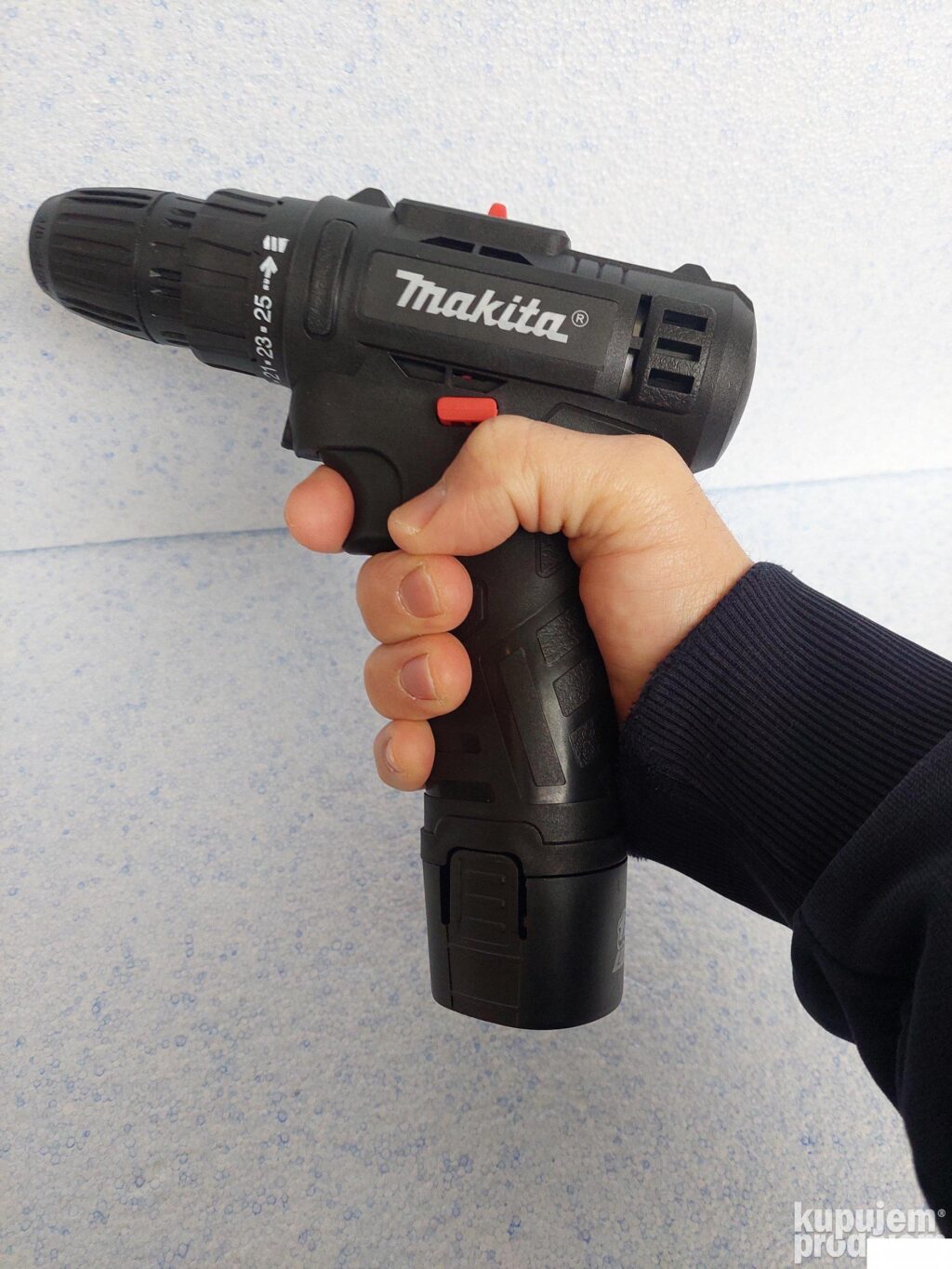 Makita aku srafilica sa dve baterije 12v + bitovi u koferu – Makita aku srafilica sa dve baterije 12v + bitovi u koferu - Image 2
