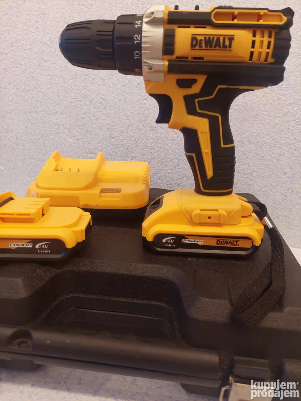 Dewalt aku srafilica busilica 24v u koferu sa alatom – Dewalt aku srafilica busilica 24v u koferu sa alatom - Image 2