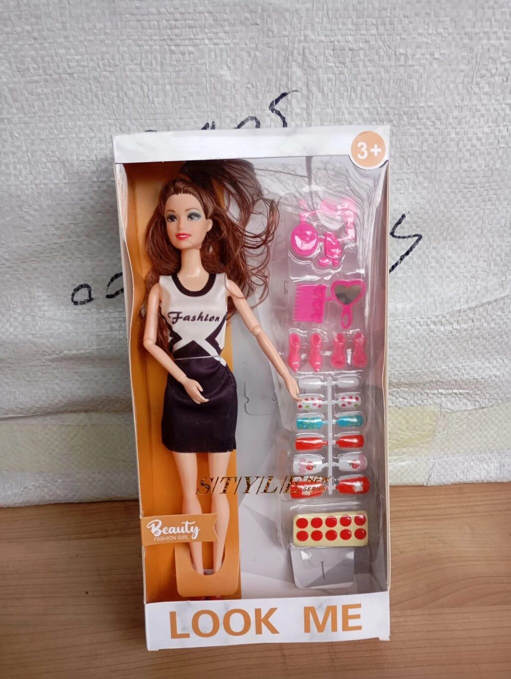 Barbie lutka Look me Same